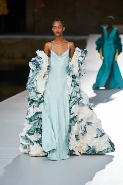 Look 63